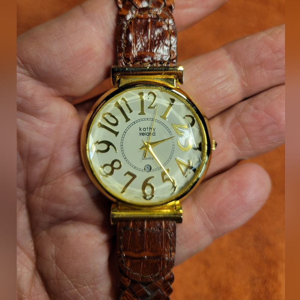 Kathy Ireland ladies watch, fashionable and easy to read